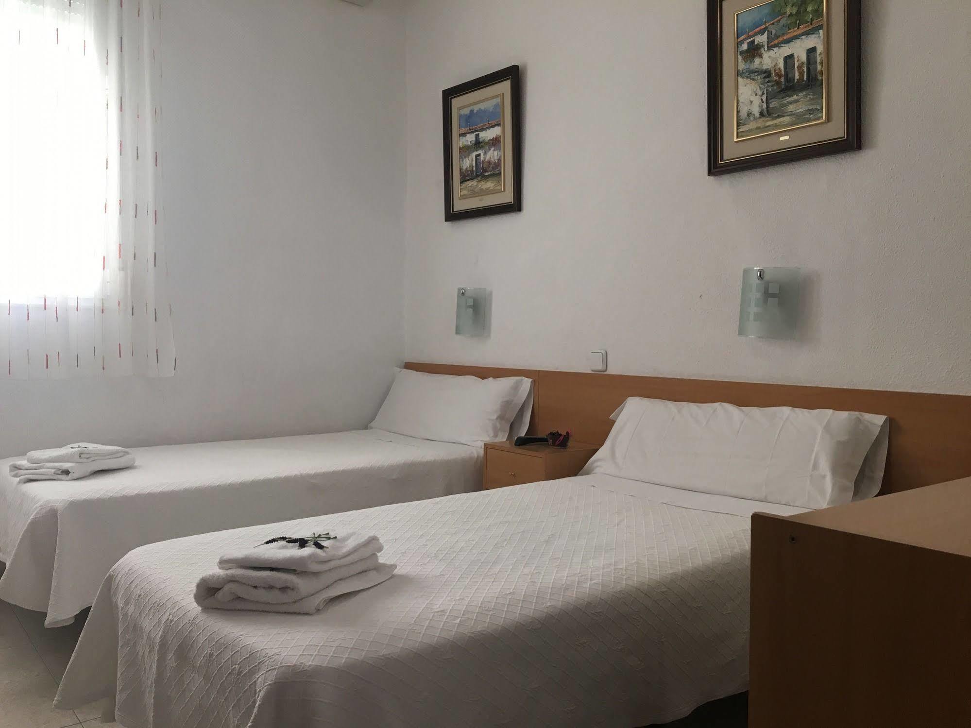 Hostal R. Lido Madrid Luaran gambar