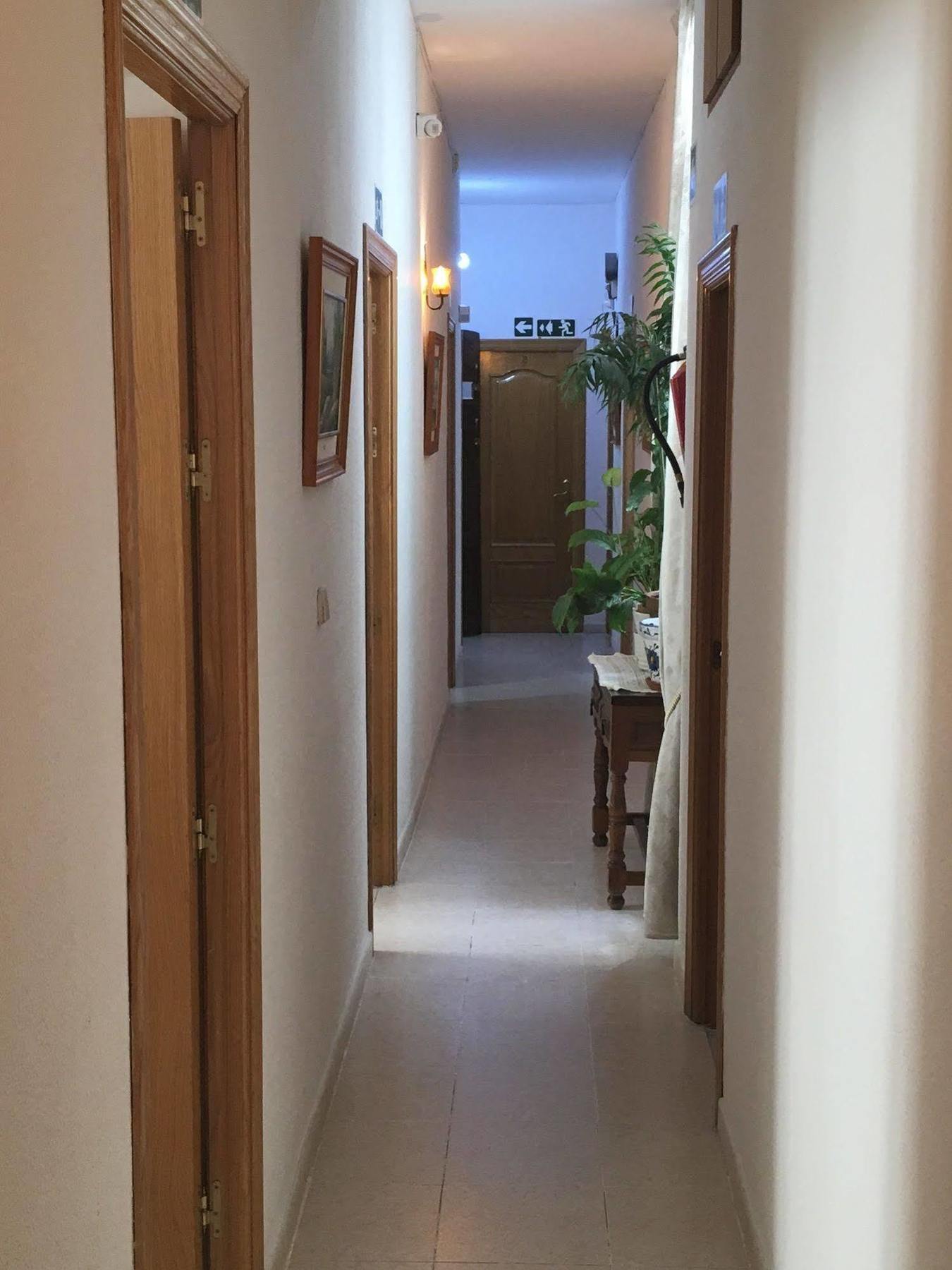 Hostal R. Lido Madrid Luaran gambar