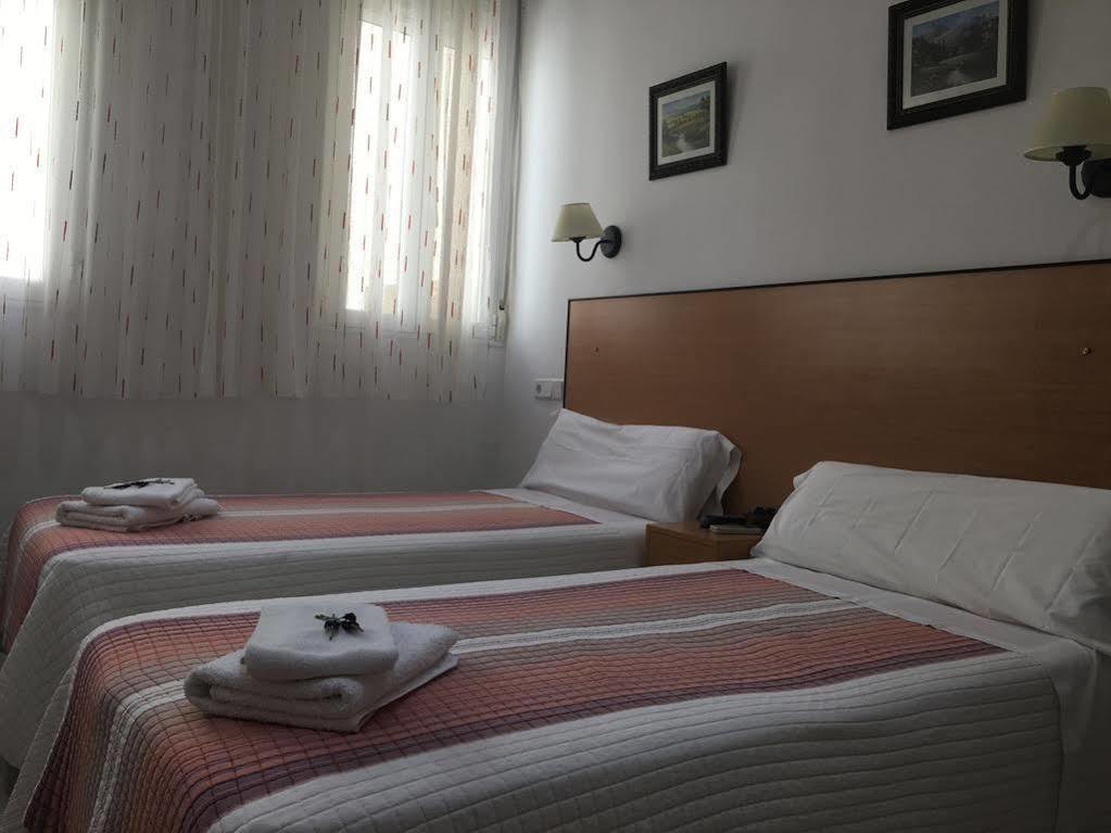 Hostal R. Lido Madrid Luaran gambar